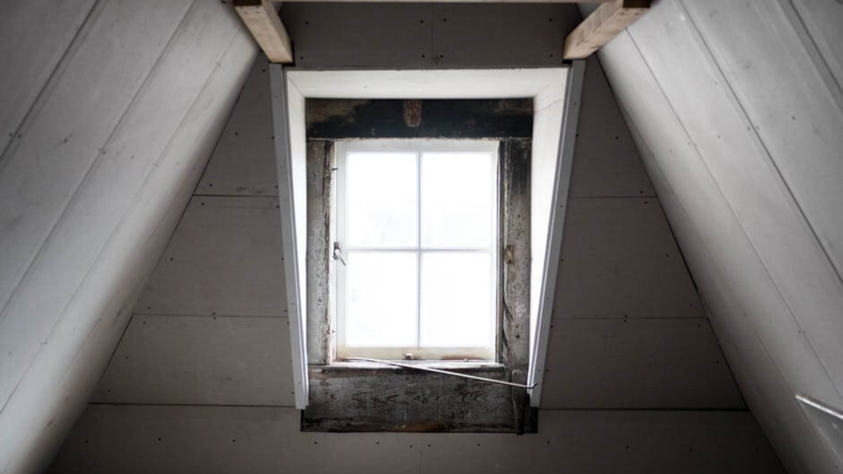 wall-house-window-loft